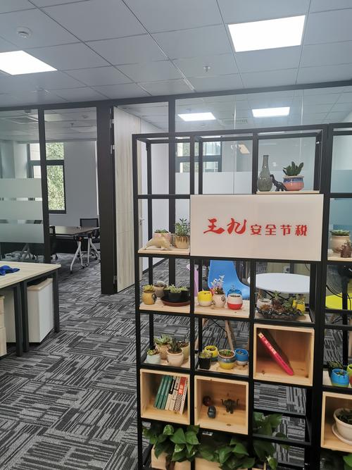 公司经营范围包括:许可项目:人力资源服务(不含职业中介活动,劳务派遣